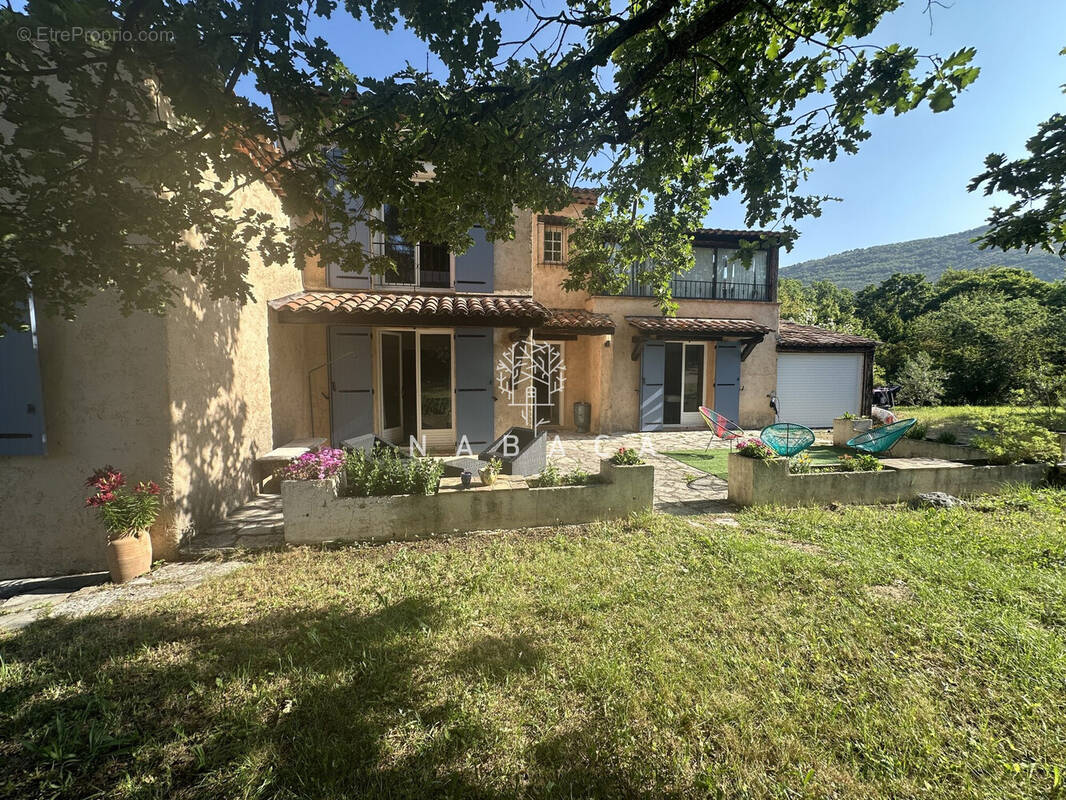 Maison à SAINT-VALLIER-DE-THIEY