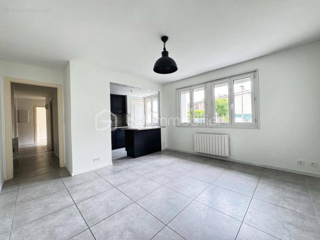 Appartement à DOMENE