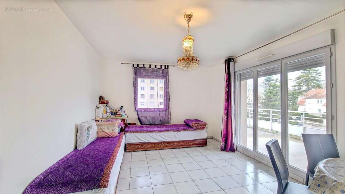 Appartement à CHENOVE