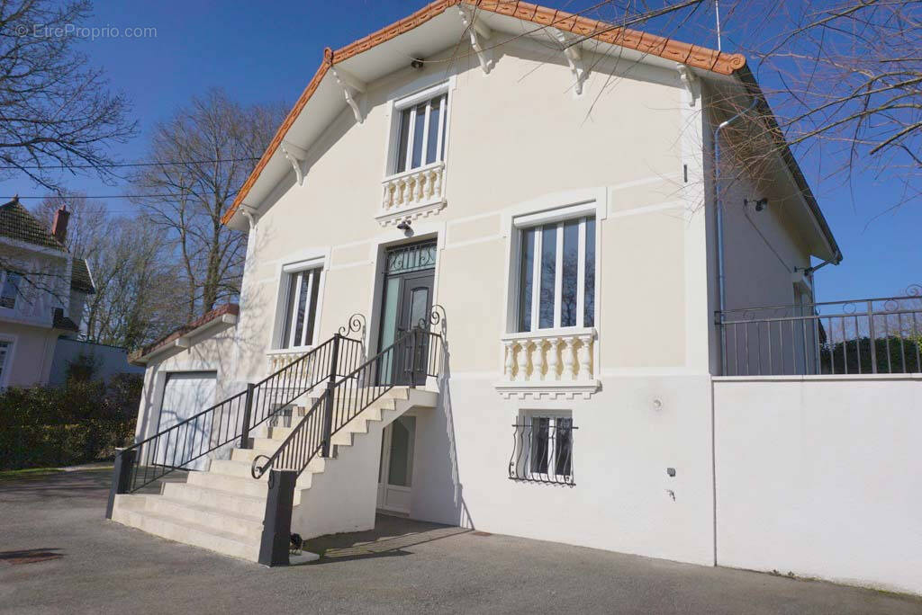 Maison à PARAY-LE-MONIAL
