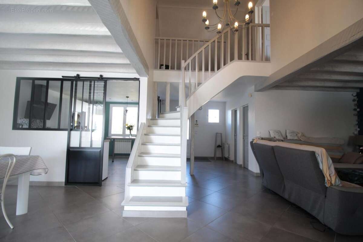 Maison à ESTREES-SAINT-DENIS