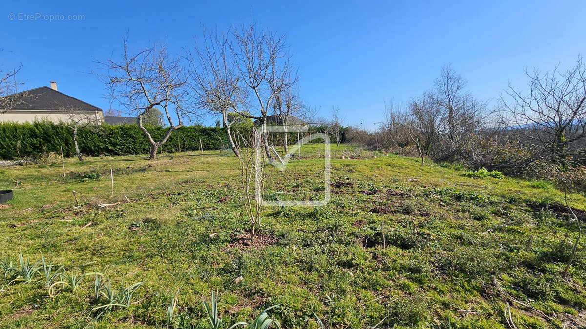 Terrain à YSSANDON