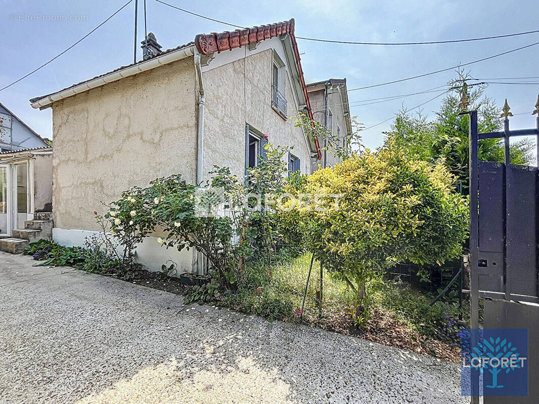 Maison à VIGNEUX-SUR-SEINE