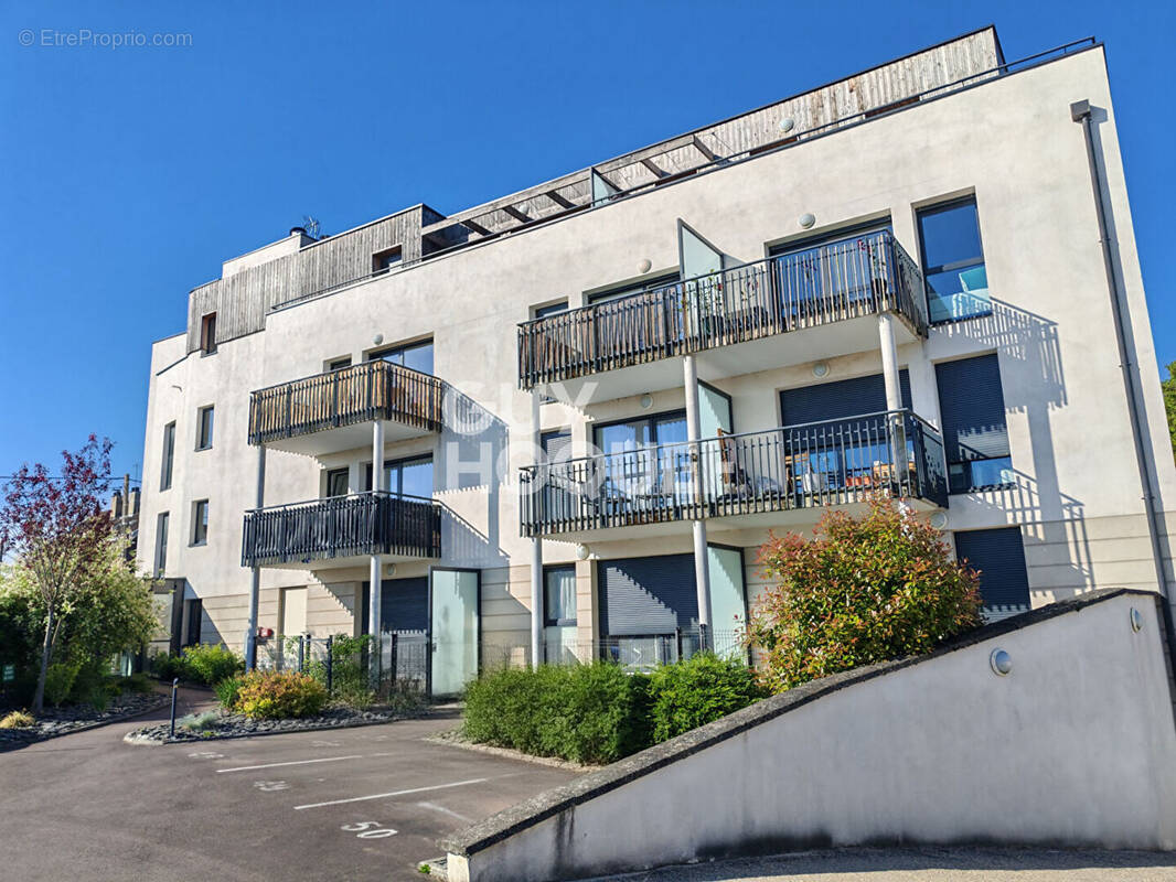 Appartement à PONT-SAINTE-MARIE