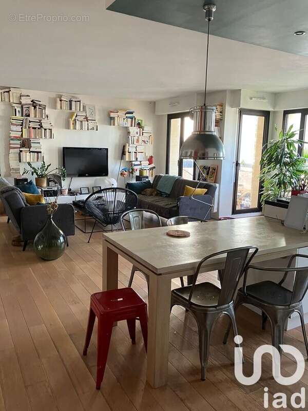 Photo 2 - Appartement à SURESNES