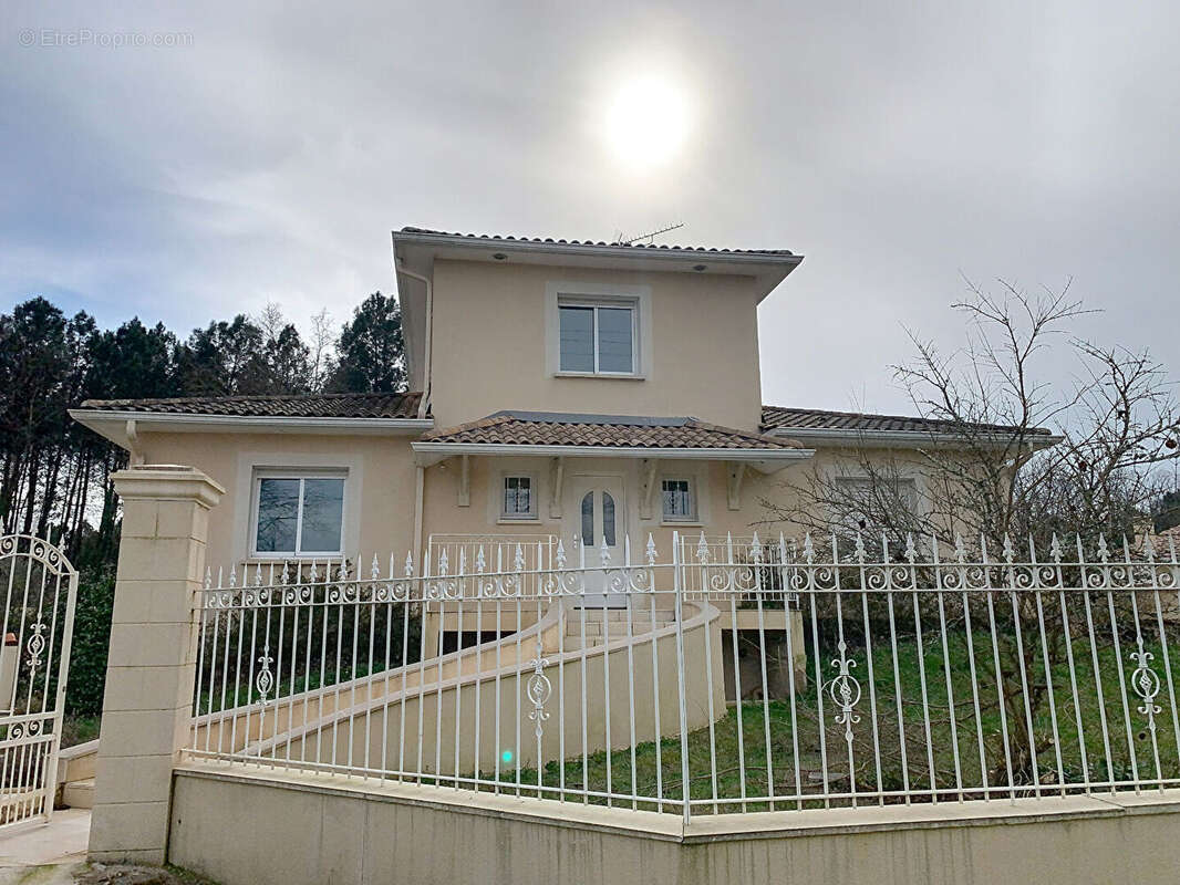 Maison à PORTETS