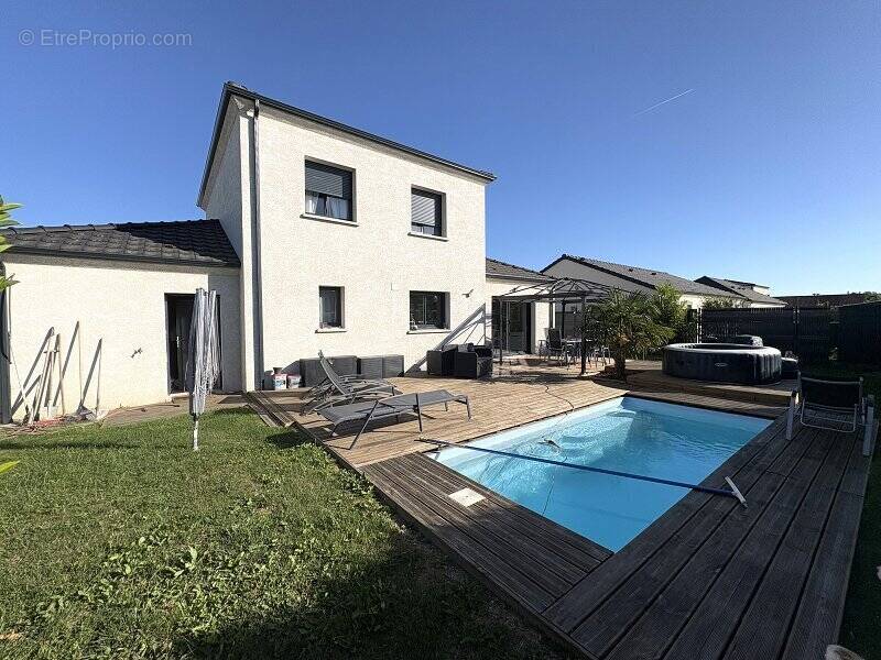 Maison à RECY
