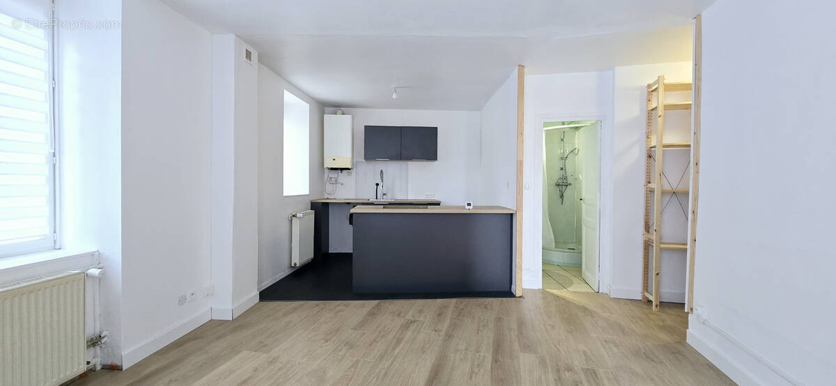 Appartement à PERIGNAT-LES-SARLIEVE
