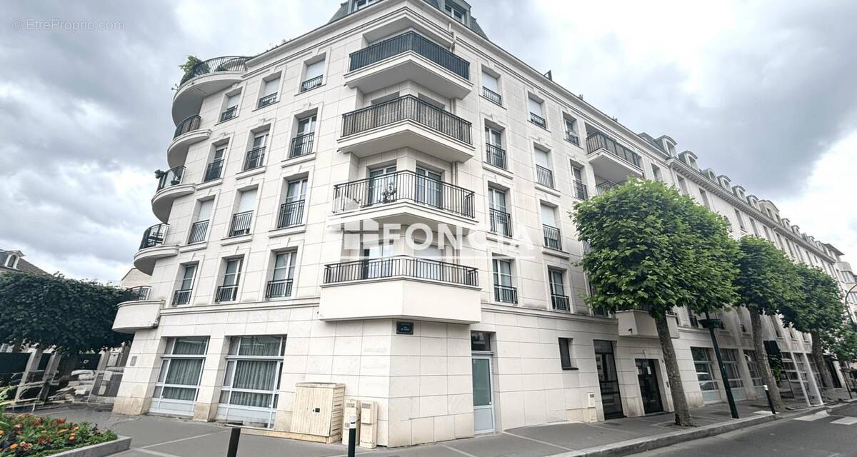 Appartement à LA GARENNE-COLOMBES