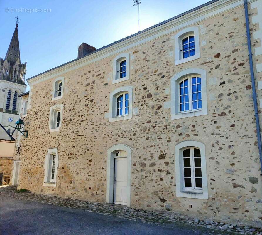 Maison à MORANNES