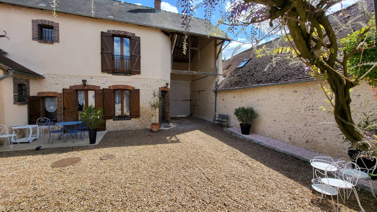 Maison à EPERNON