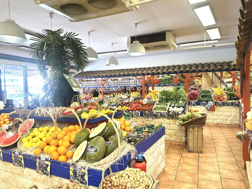 Commerce à MARSEILLE-8E