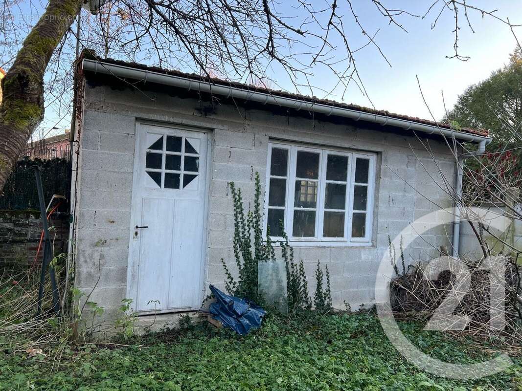 Maison à LA FERE