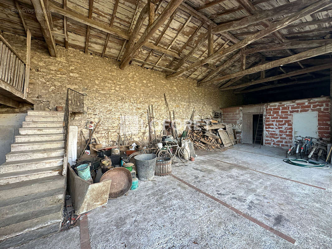Maison à VIRAC