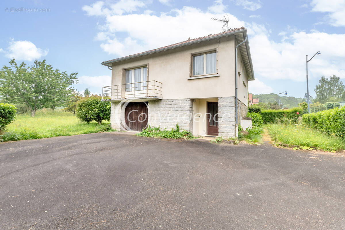 Maison à AMBAZAC