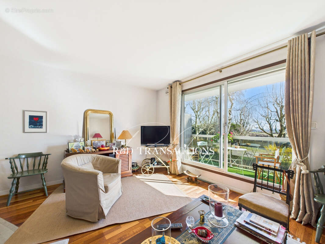 Appartement à SURESNES