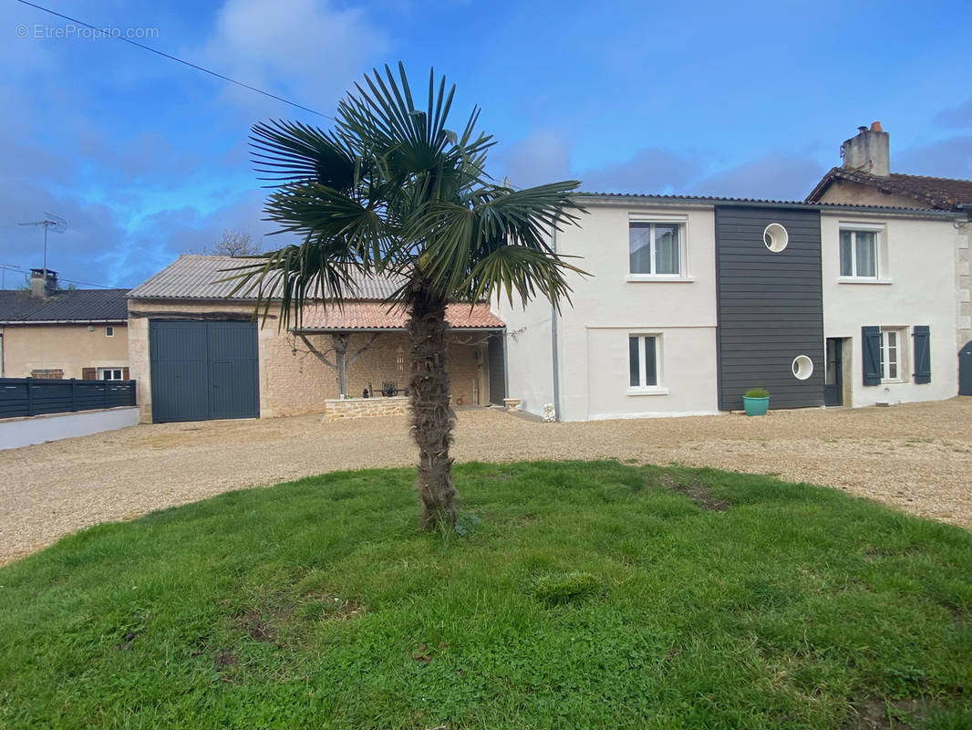Maison à CIVAUX