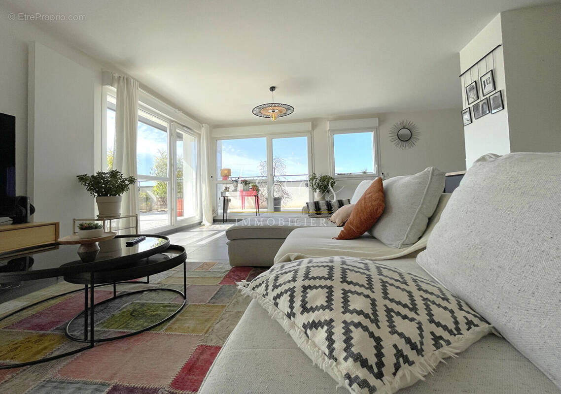 Appartement à SEYNOD
