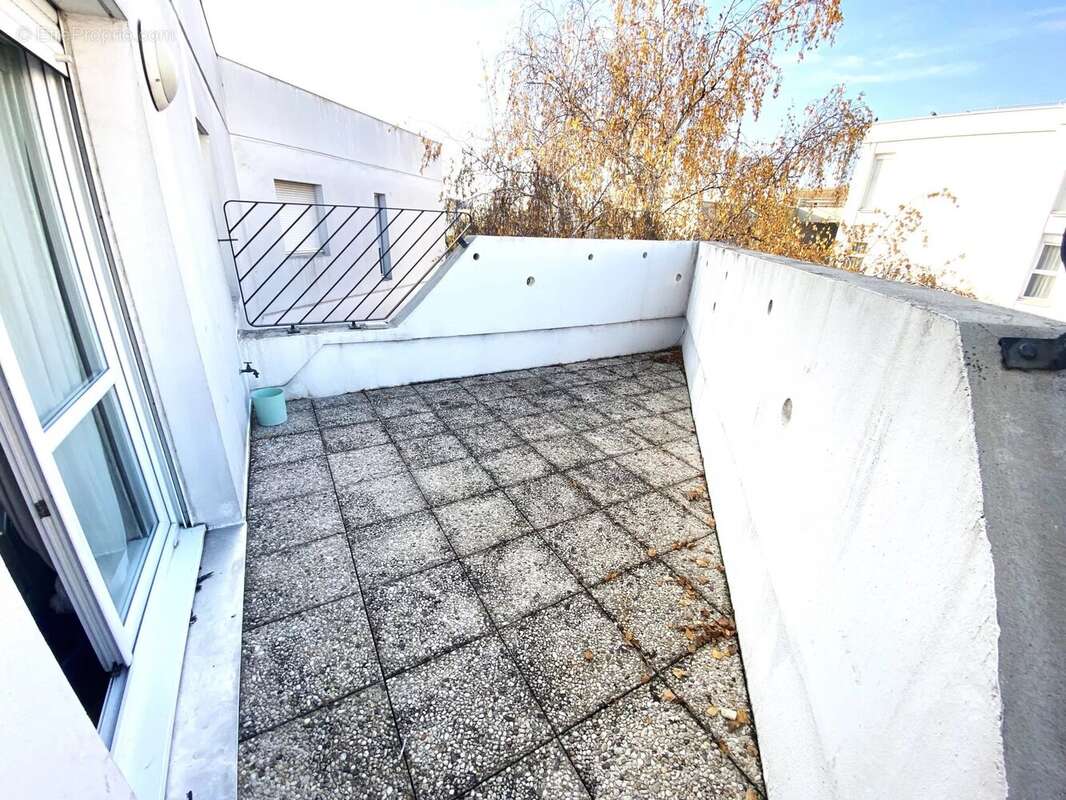 Appartement à VILLETANEUSE