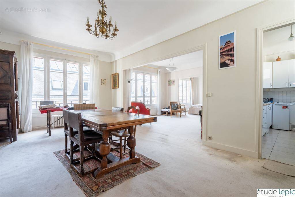 Appartement à PARIS-9E