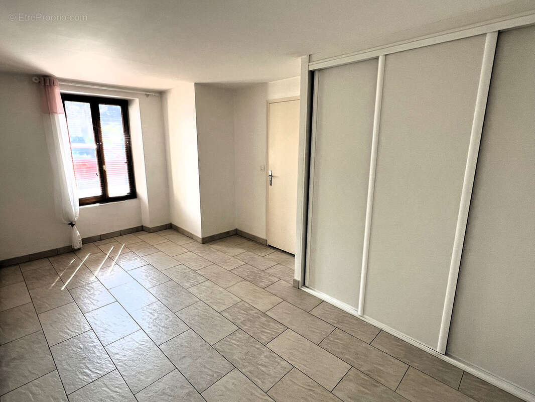 Maison à LA QUEUE-LES-YVELINES