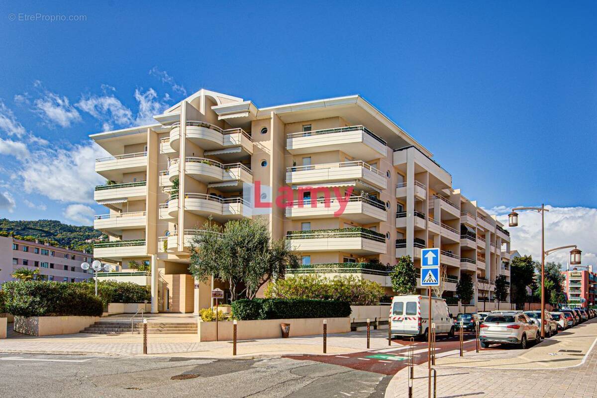 Appartement à MANDELIEU-LA-NAPOULE