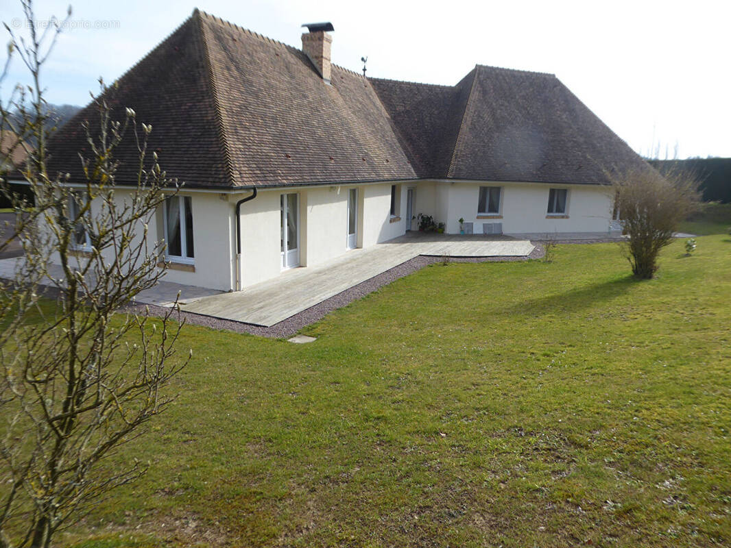 Maison à CORMEILLES