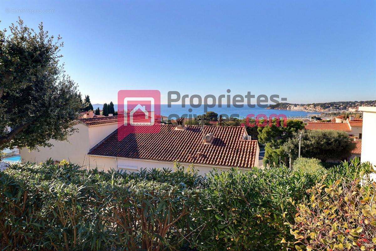 Appartement à SANARY-SUR-MER