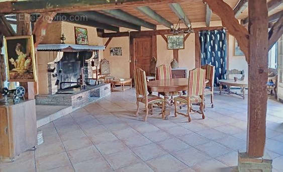 Maison à ESCOURCE