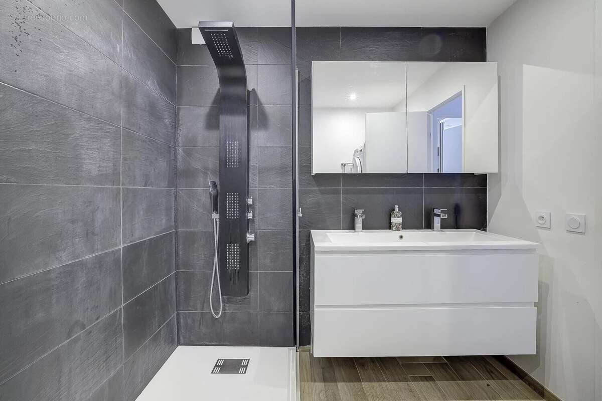 Appartement à VENCE