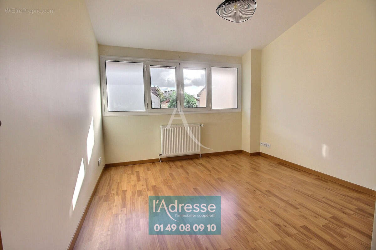 Appartement à L&#039;HAY-LES-ROSES