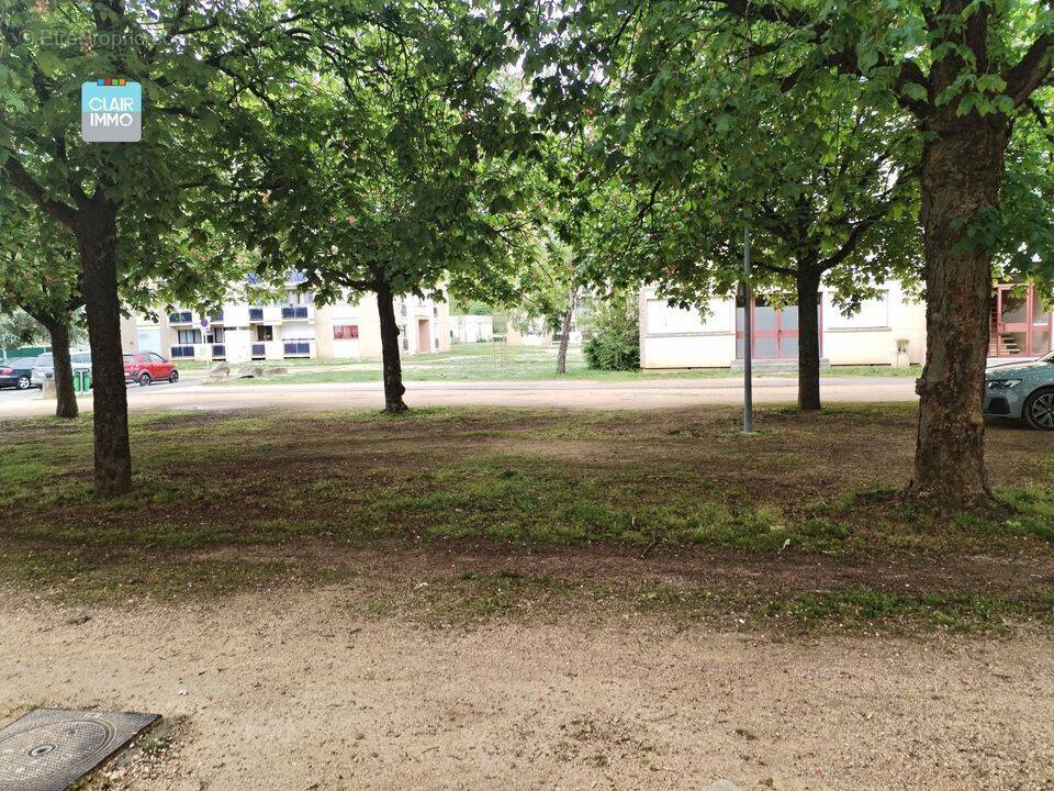 APPARTEMENT T4 entièrement rénové - Appartement à MACON