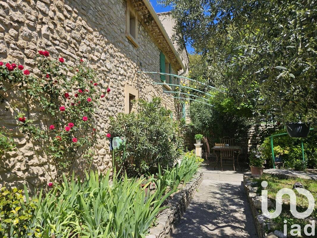 Photo 1 - Maison à SAINT-PIERRE-DE-VASSOLS