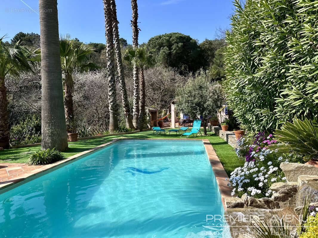 Maison à LA GARDE-FREINET