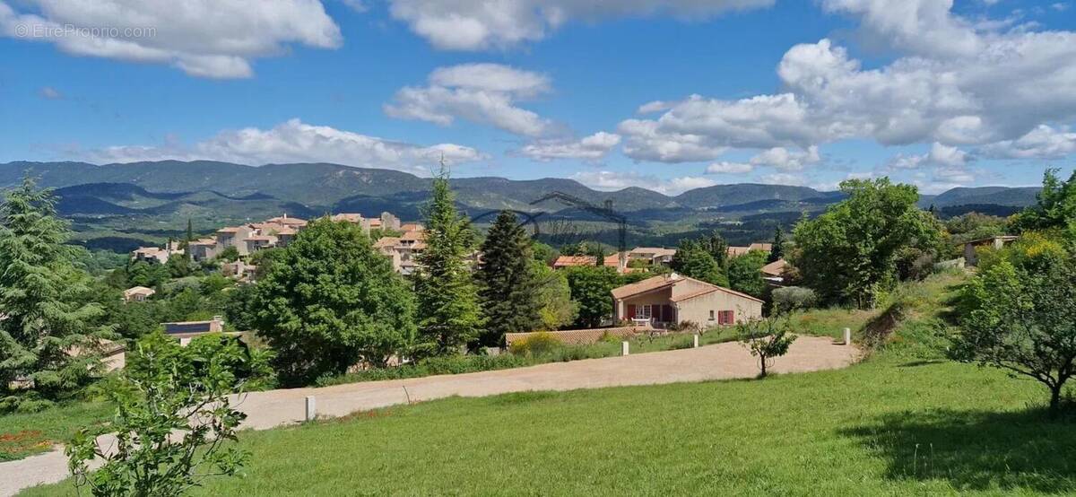 Terrain à GRAMBOIS