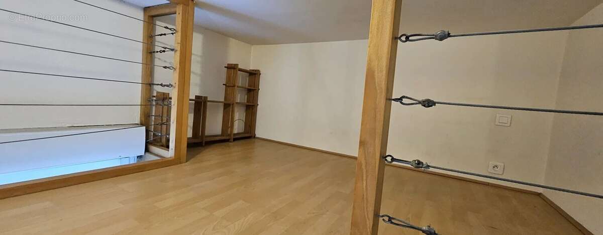 Appartement à SAINT-LAURENT-DU-VAR