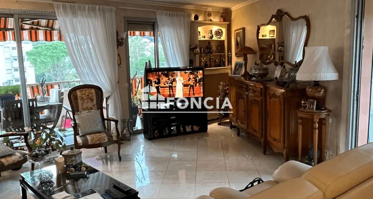 Appartement à MANDELIEU-LA-NAPOULE