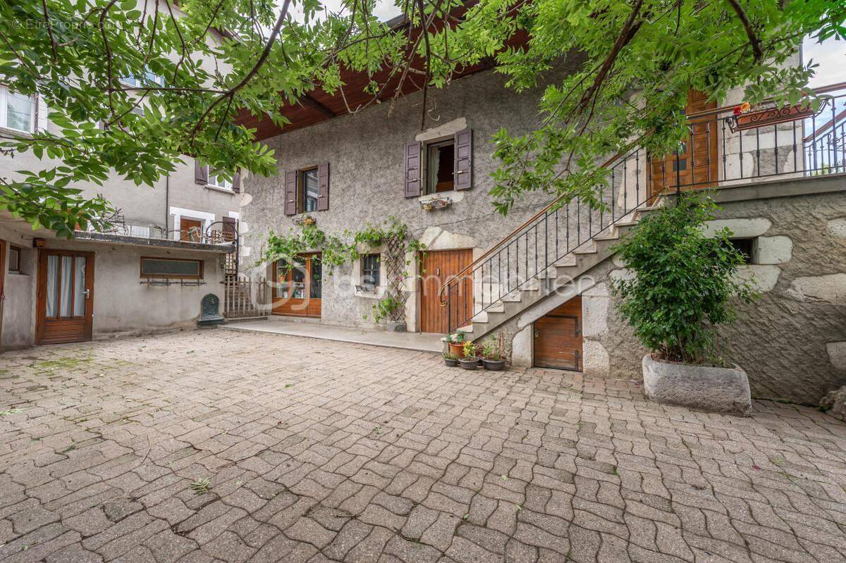 Maison à DOUSSARD