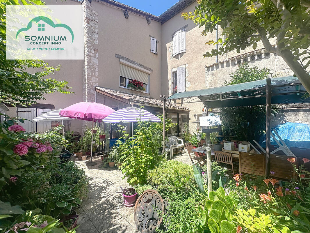Maison à SAINT-CLAR