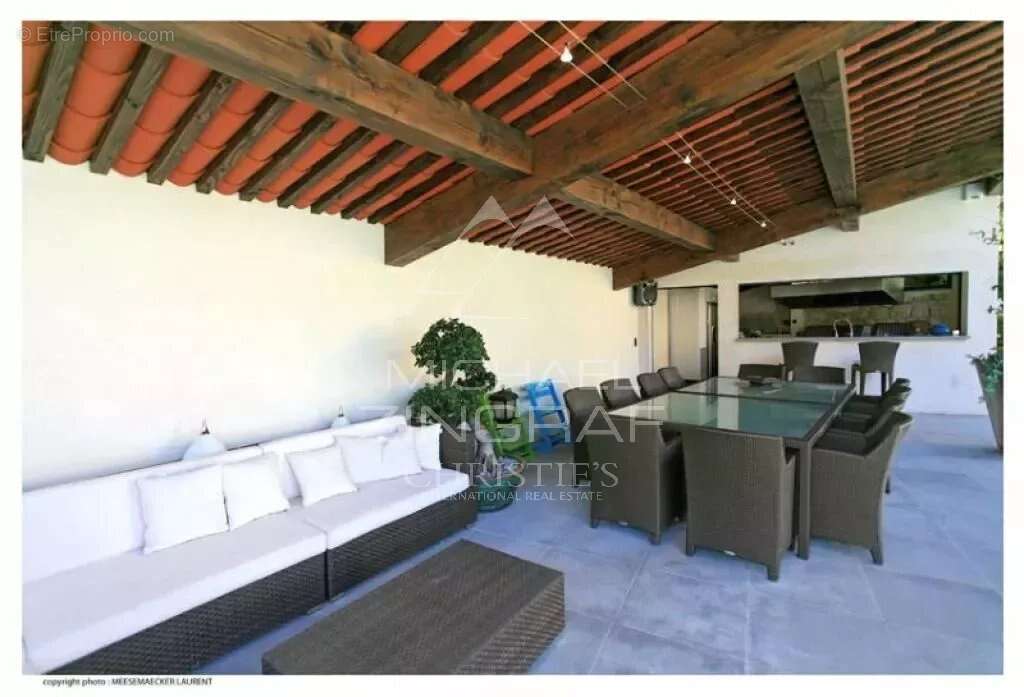 Maison à EZE