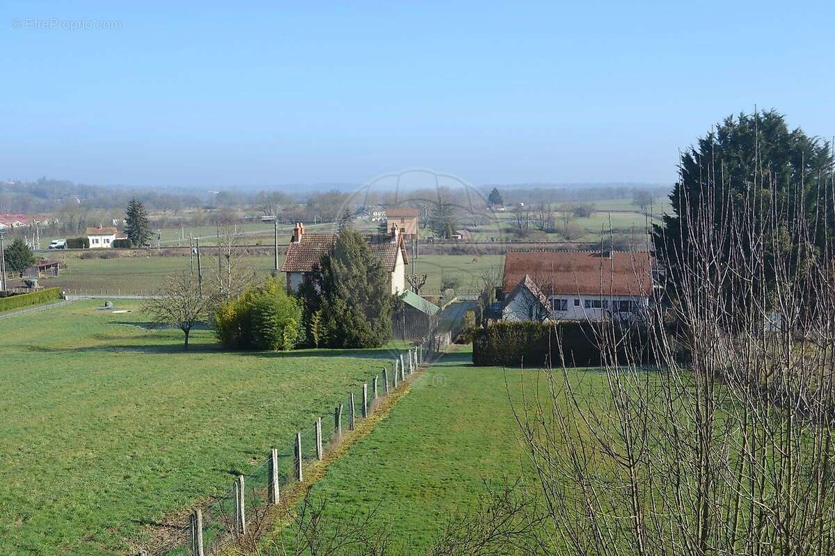 Appartement à CERCY-LA-TOUR