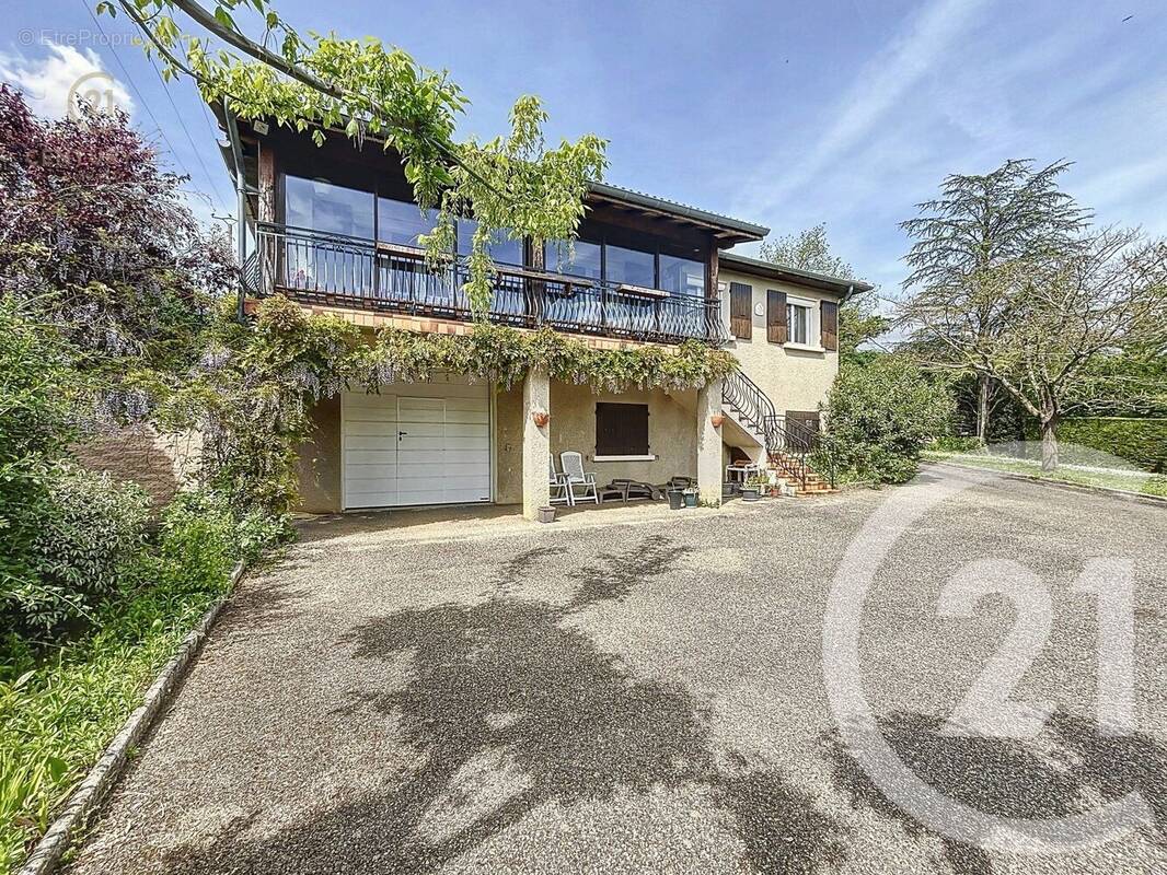 Maison à ESTRABLIN