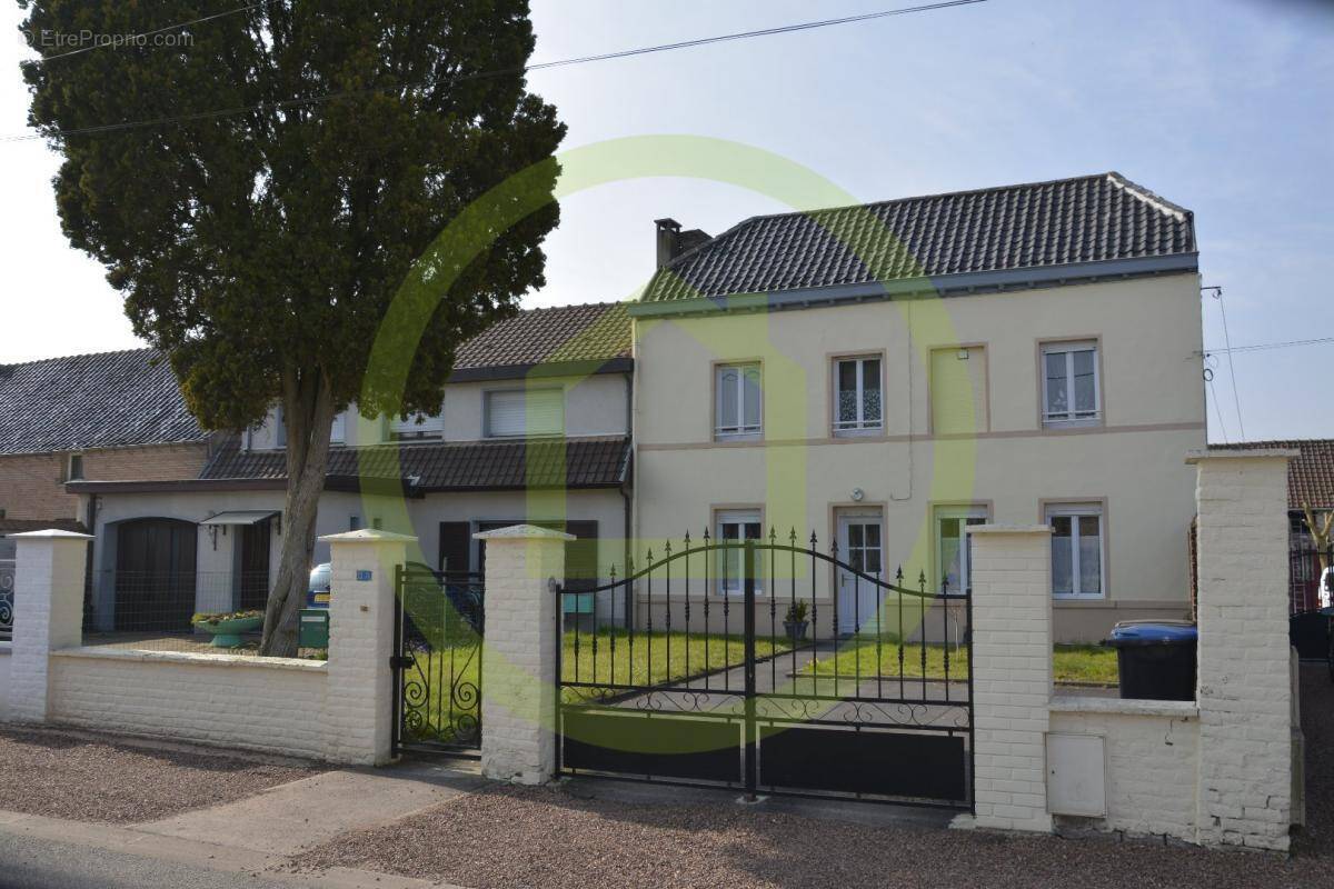 Maison à FLINES-LES-MORTAGNE