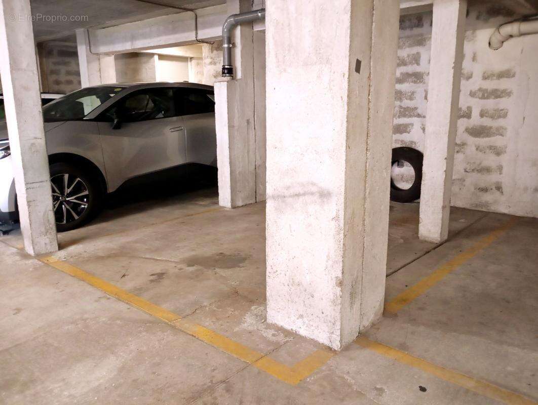 Parking à CANNES