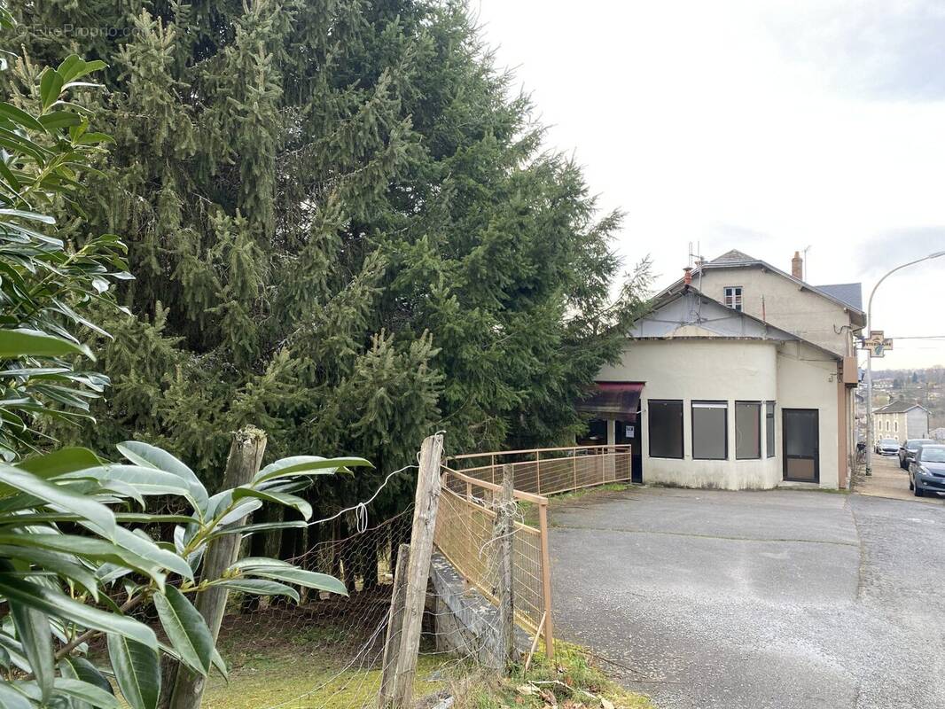 Maison à EYMOUTIERS