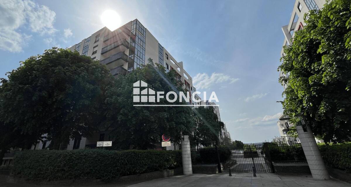Appartement à ISSY-LES-MOULINEAUX