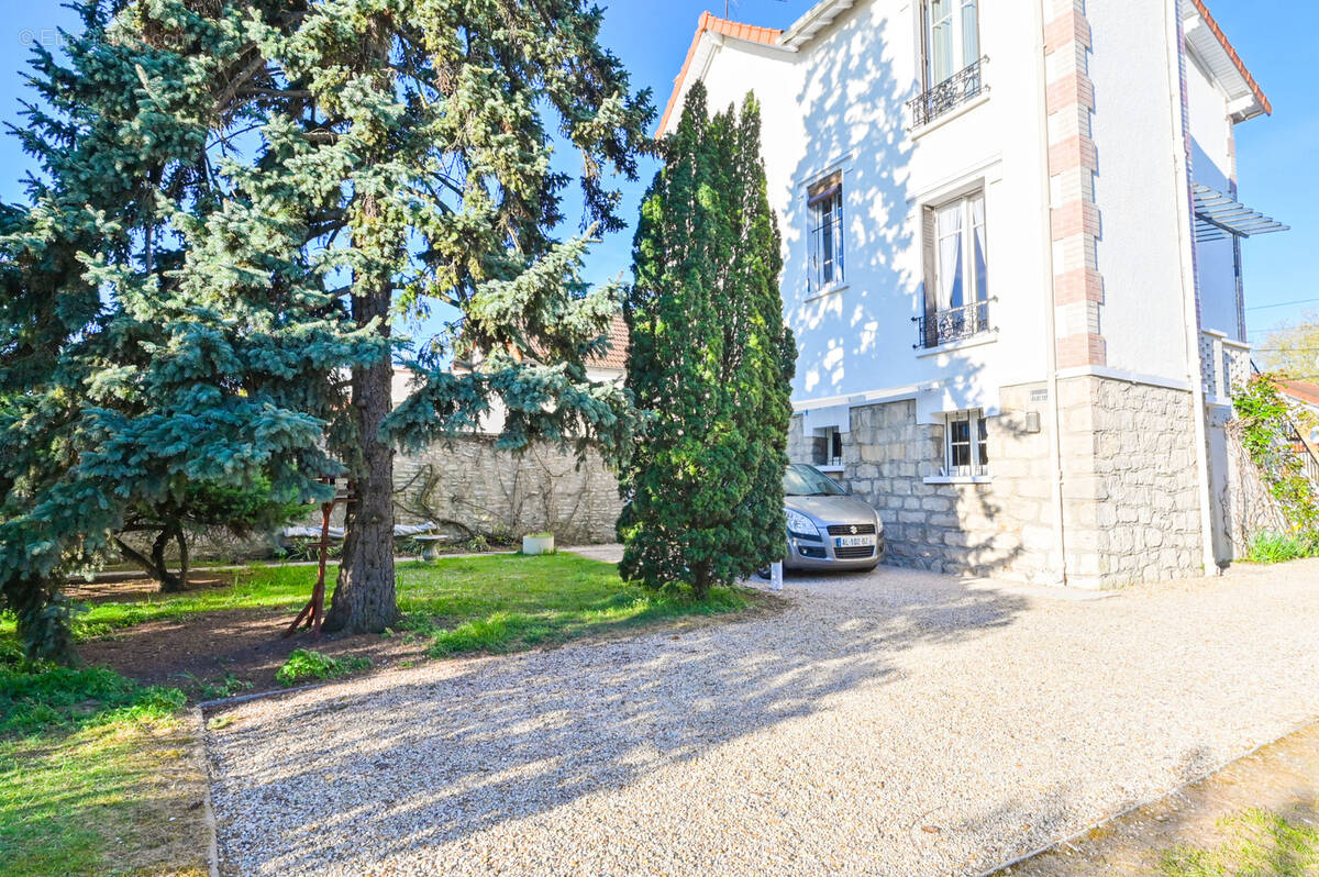 Maison à SAINT-MAUR-DES-FOSSES