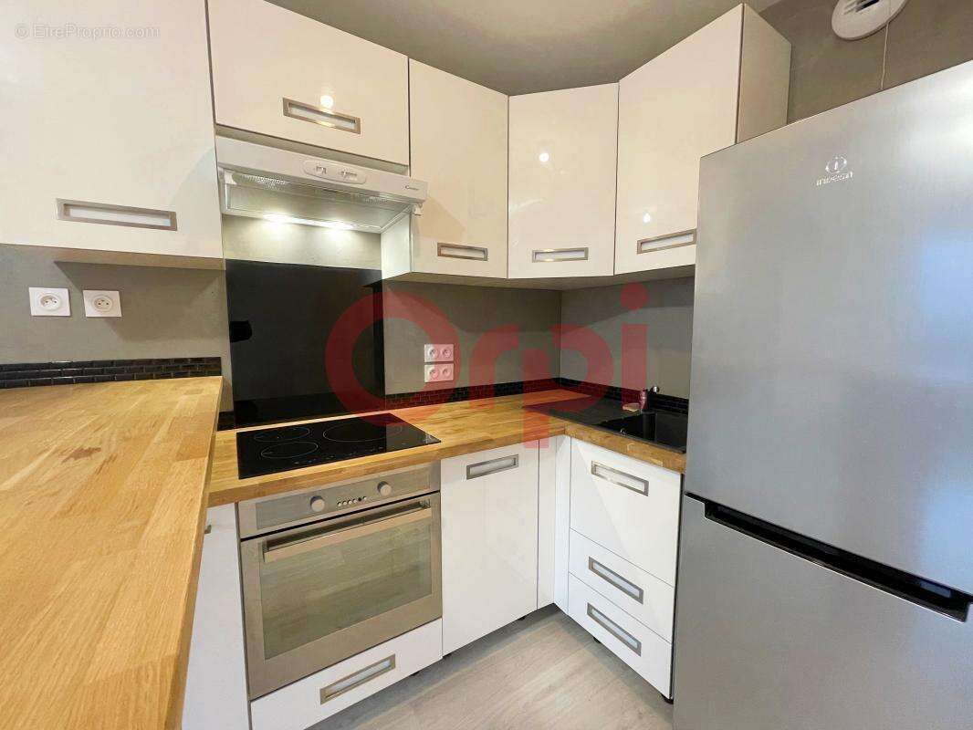 Appartement à SAULX-LES-CHARTREUX