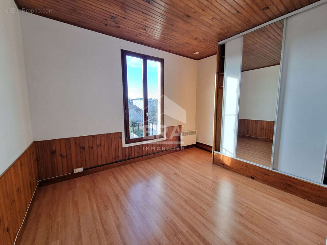 Appartement à NEUILLY-PLAISANCE
