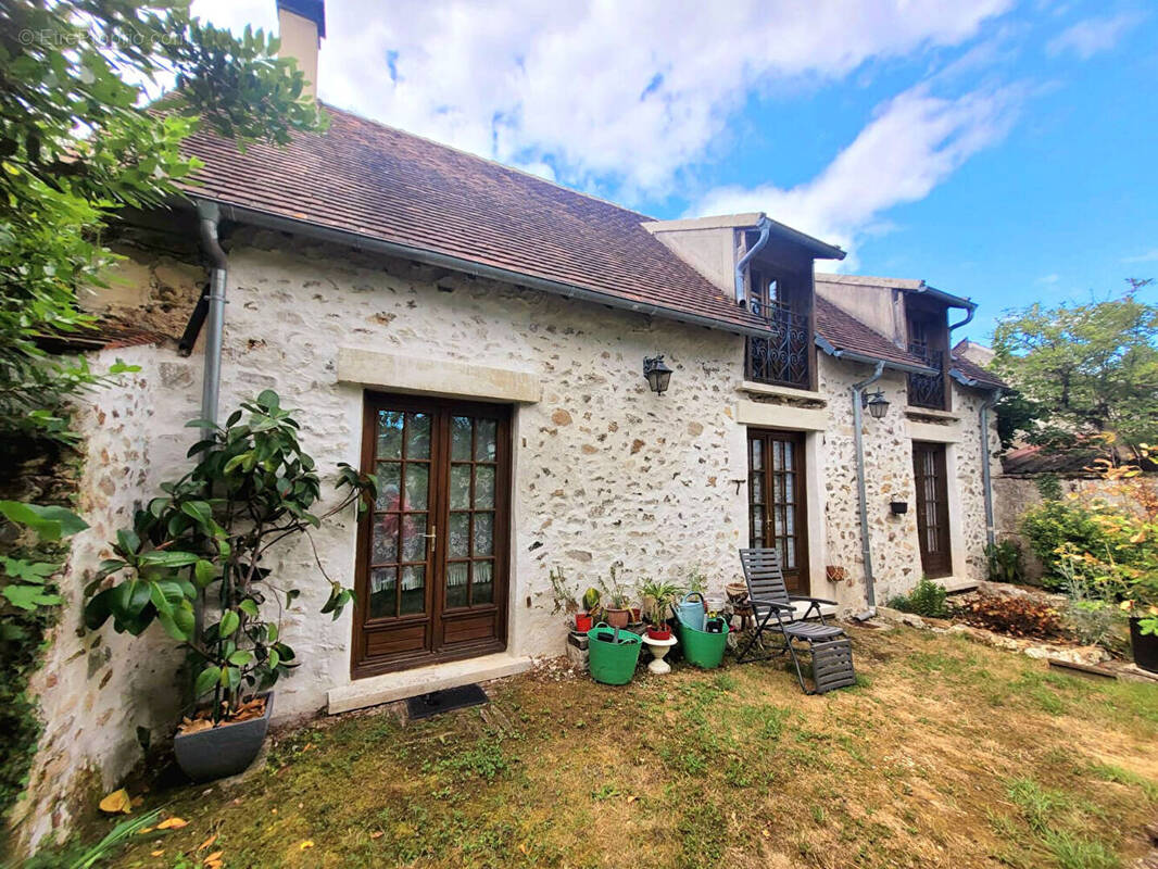 Maison à MONTREUIL-AUX-LIONS